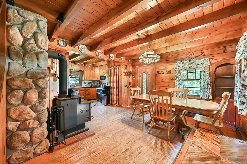 21 Clarks Lane Milton NY 12547