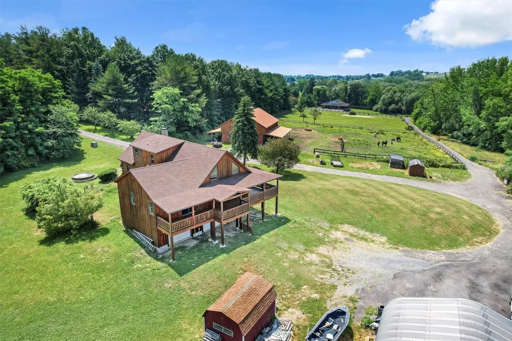 21 Clarks Lane Milton NY 12547