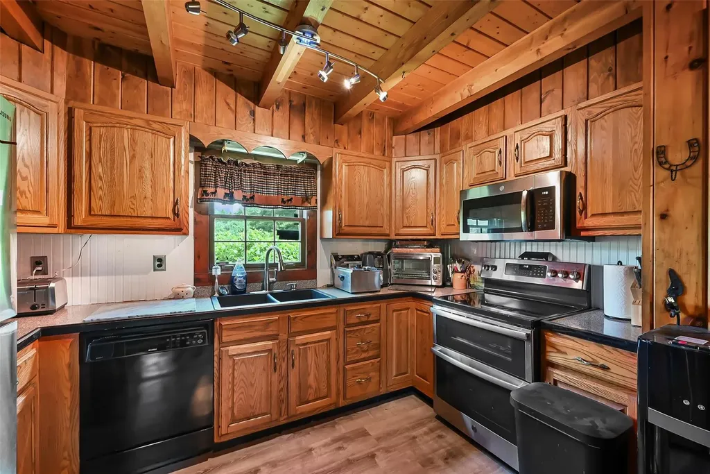 21 Clarks Lane Milton NY 12547