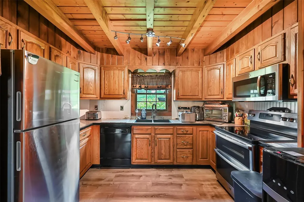21 Clarks Lane Milton NY 12547