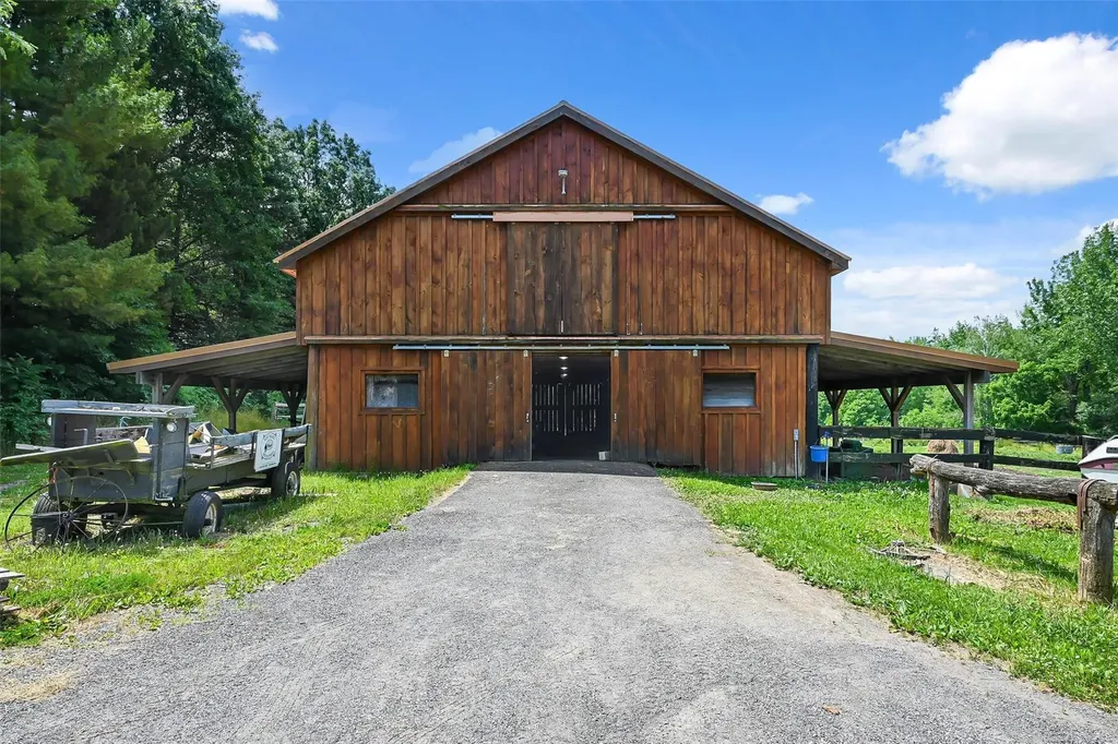 21 Clarks Lane Milton NY 12547