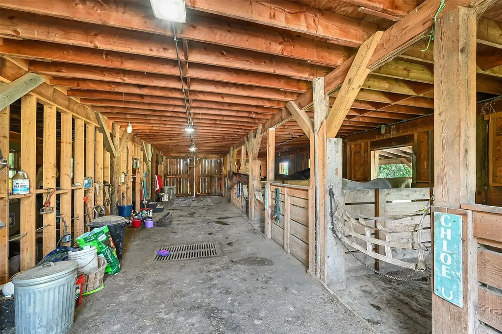 21 Clarks Lane Milton NY 12547