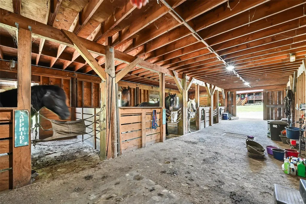 21 Clarks Lane Milton NY 12547