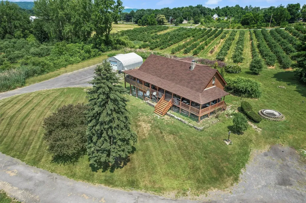 21 Clarks Lane Milton NY 12547