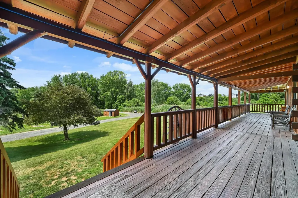 21 Clarks Lane Milton NY 12547