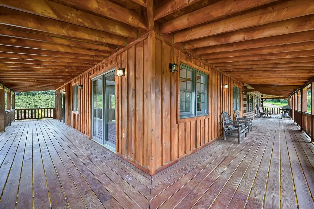 21 Clarks Lane Milton NY 12547