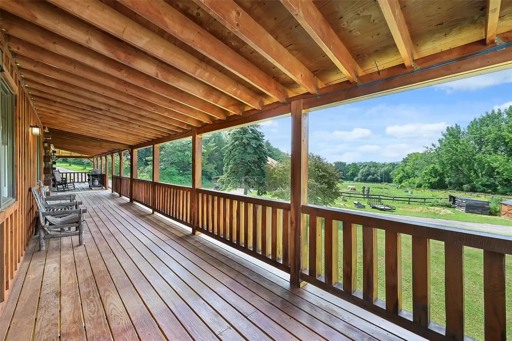21 Clarks Lane Milton NY 12547