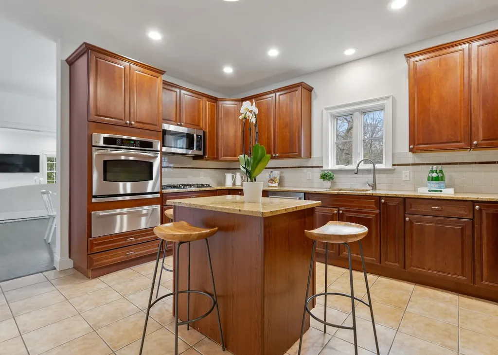 150 Longview Drive Scarsdale NY 10583
