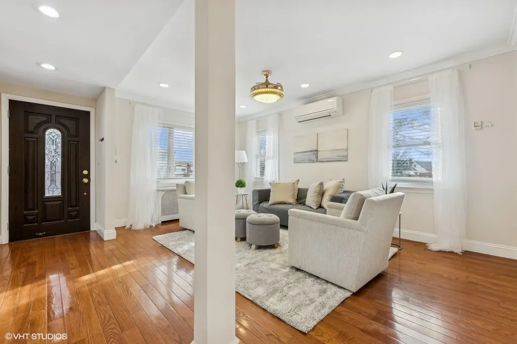 22 Cherry Lane Carle Place NY 11514