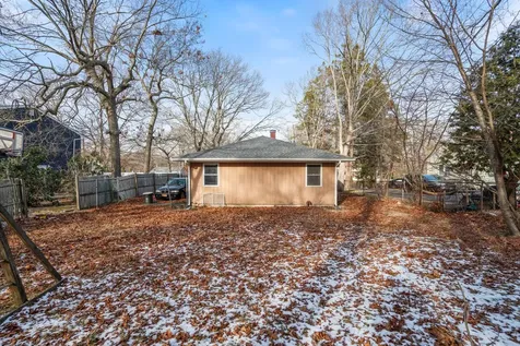 18 Ethel Lane Medford NY 11763