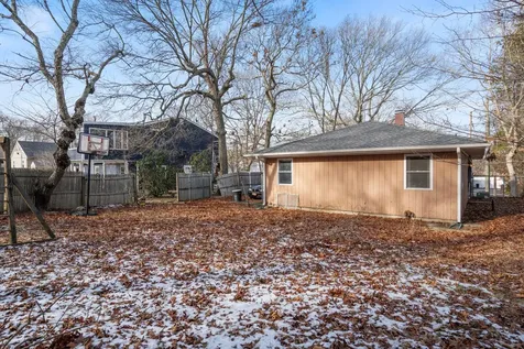 18 Ethel Lane Medford NY 11763