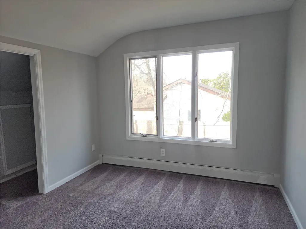 41 Glenmere Lane Coram NY 11727