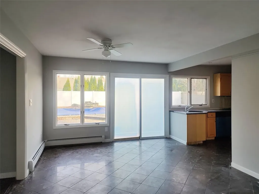 41 Glenmere Lane Coram NY 11727