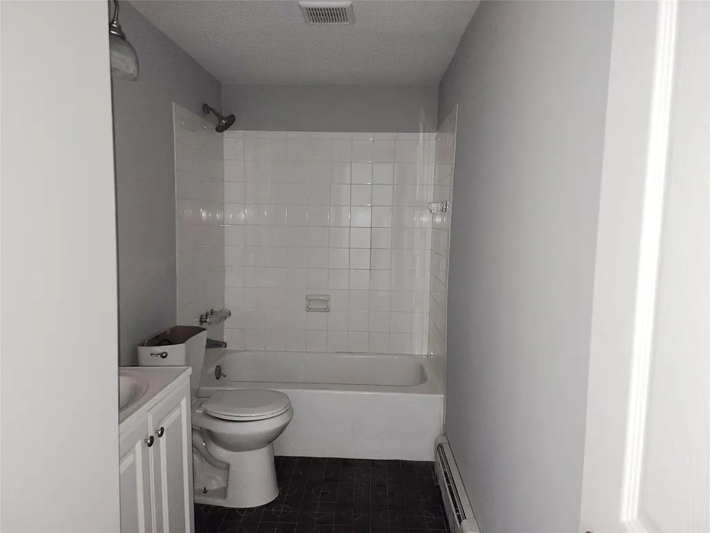 41 Glenmere Lane Coram NY 11727