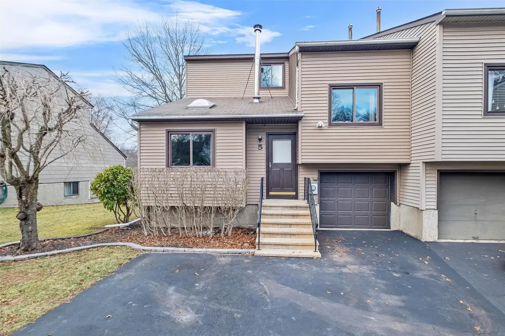 5 Briar Court Fishkill NY 12524