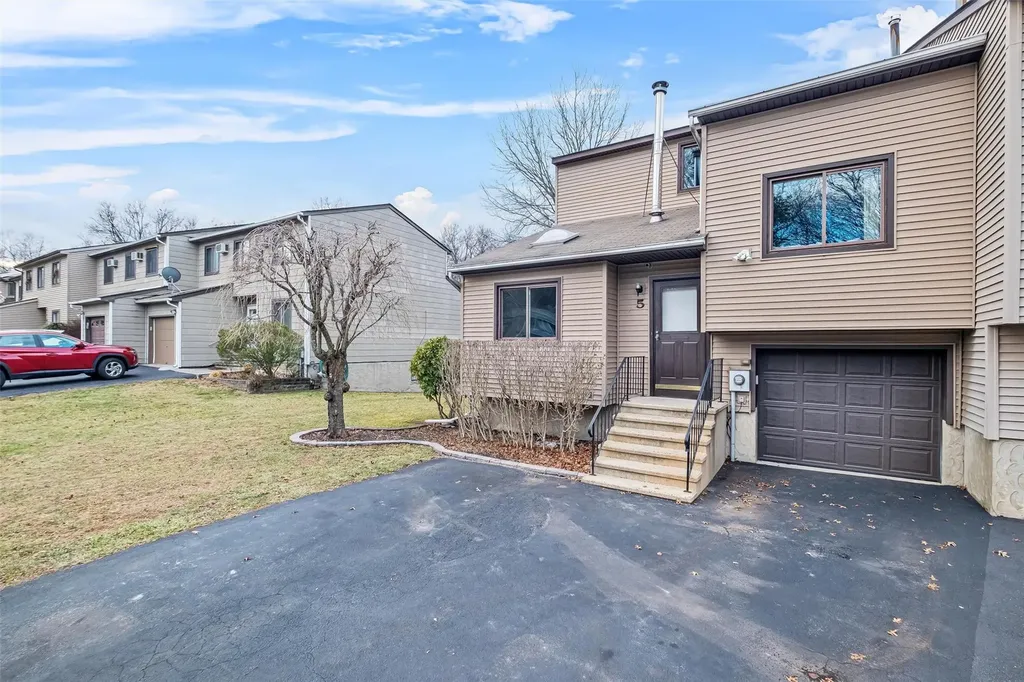 5 Briar Court Fishkill NY 12524