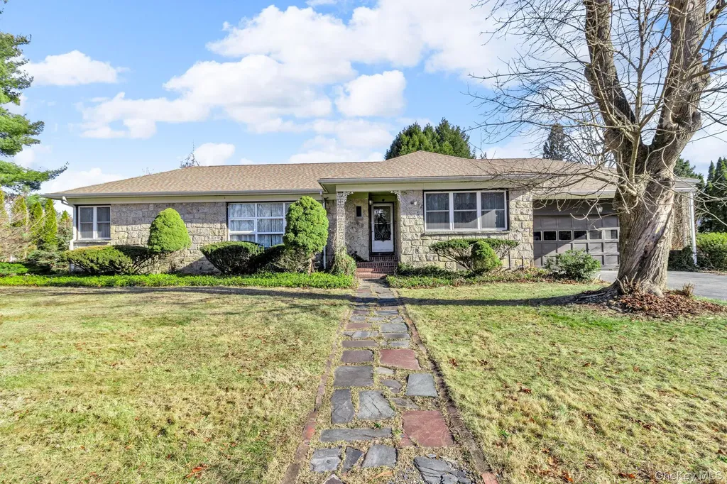10 Memory Lane Poughkeepsie NY 12603
