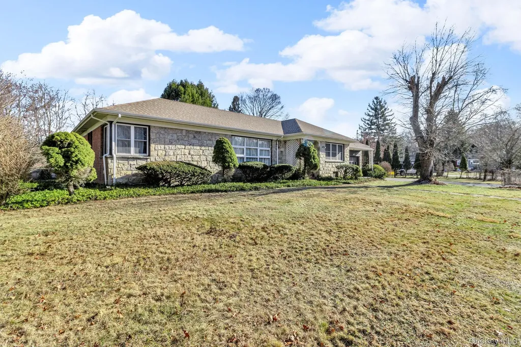 10 Memory Lane Poughkeepsie NY 12603