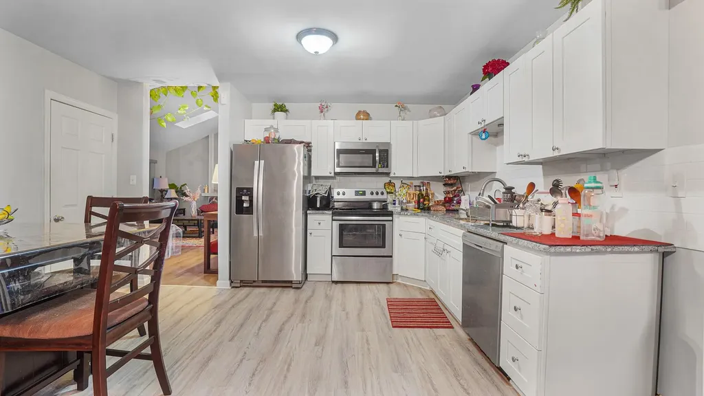 22 Glenmere Lane Coram NY 11727