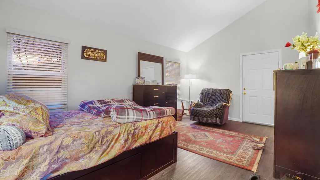 22 Glenmere Lane Coram NY 11727