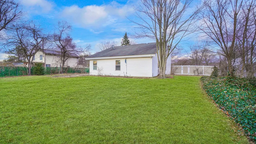 22 Glenmere Lane Coram NY 11727