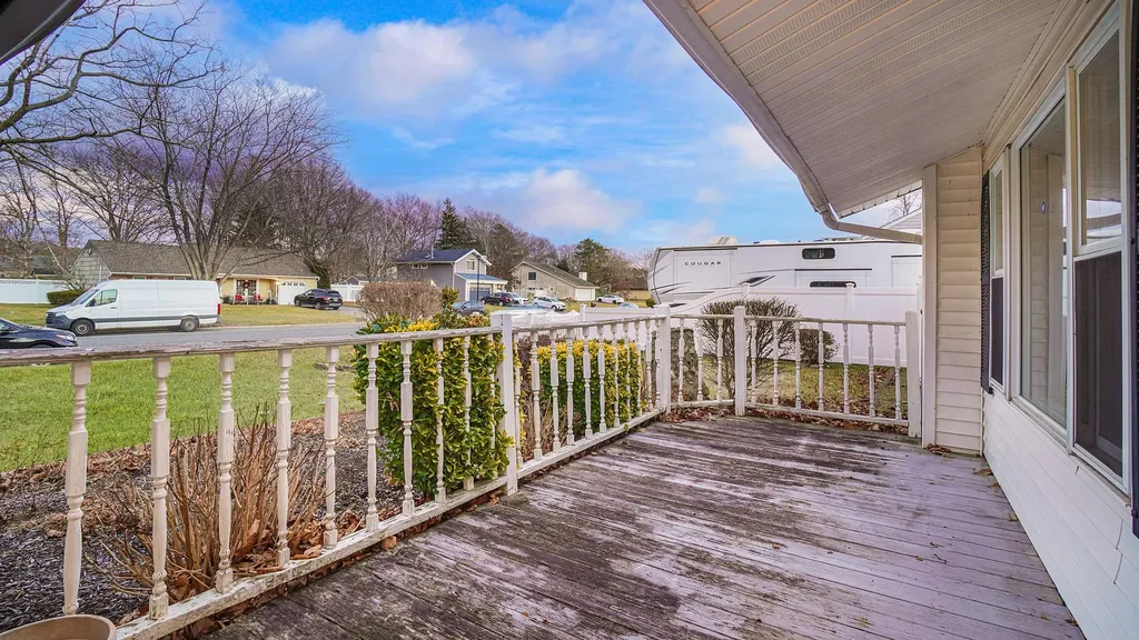 22 Glenmere Lane Coram NY 11727