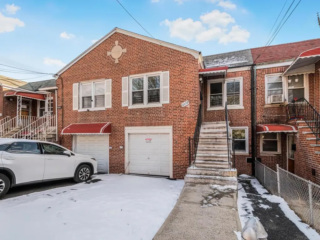4572 Bronx Boulevard Bronx NY 10470