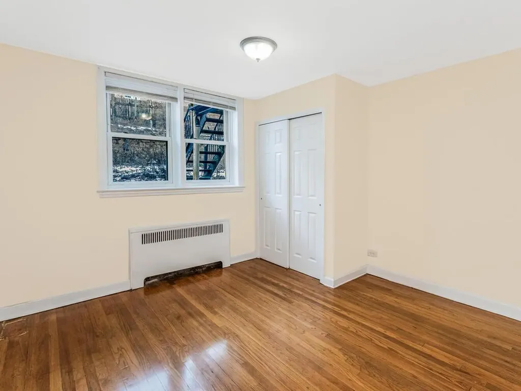 4572 Bronx Boulevard Bronx NY 10470