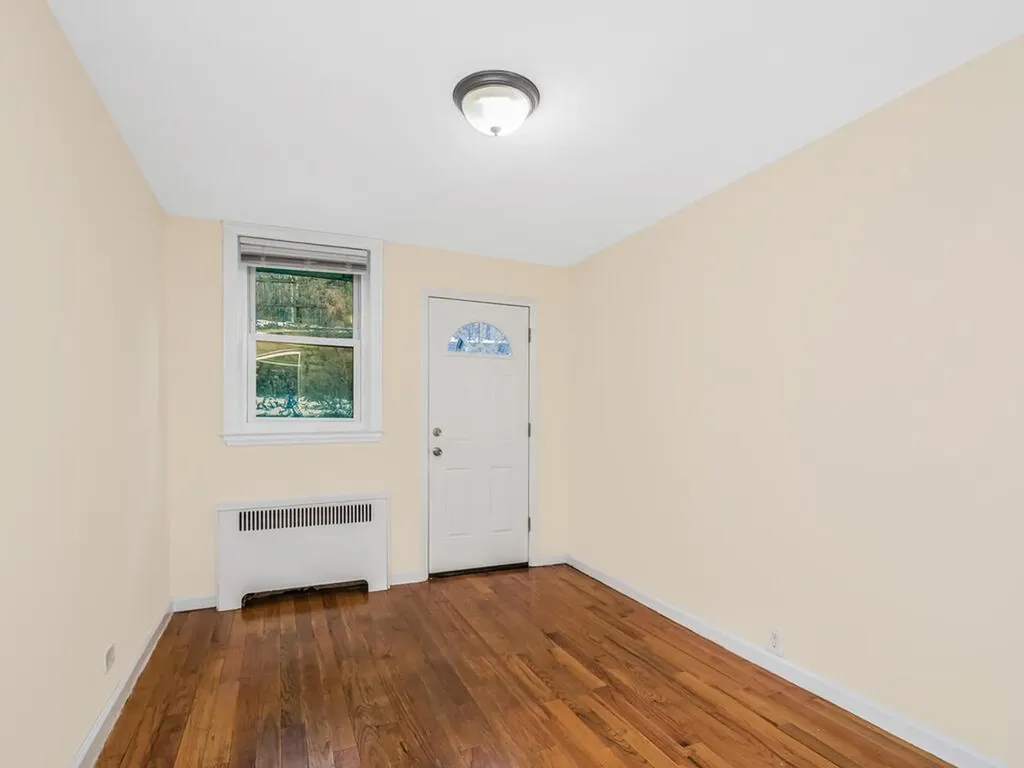 4572 Bronx Boulevard Bronx NY 10470