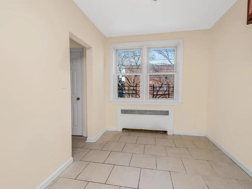 4572 Bronx Boulevard Bronx NY 10470