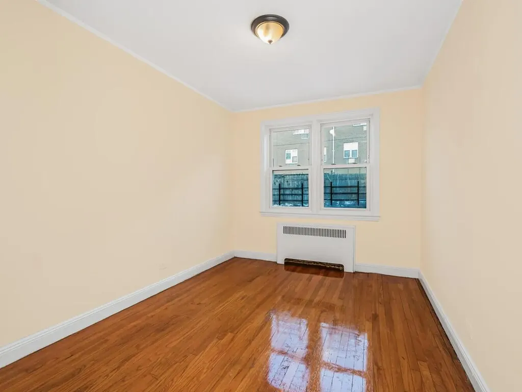 4572 Bronx Boulevard Bronx NY 10470