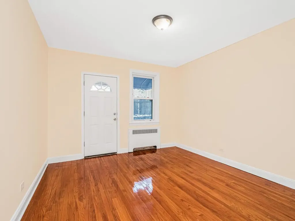 4572 Bronx Boulevard Bronx NY 10470