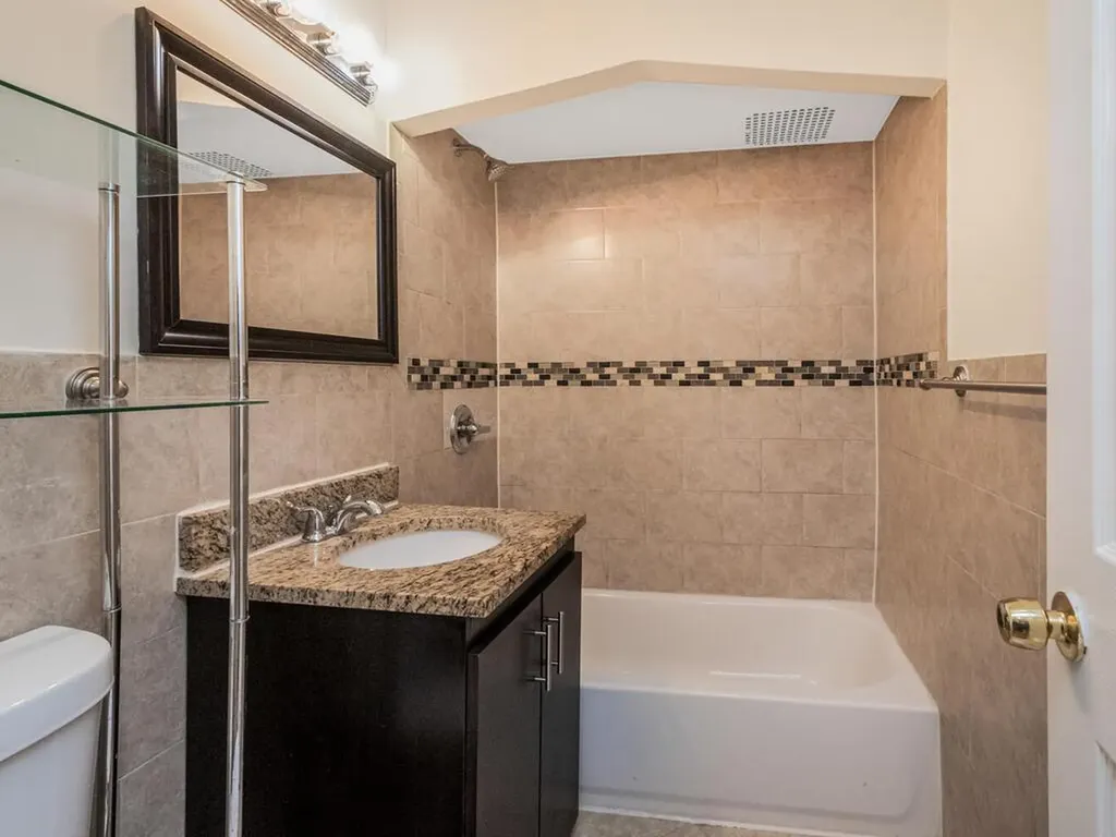 4572 Bronx Boulevard Bronx NY 10470