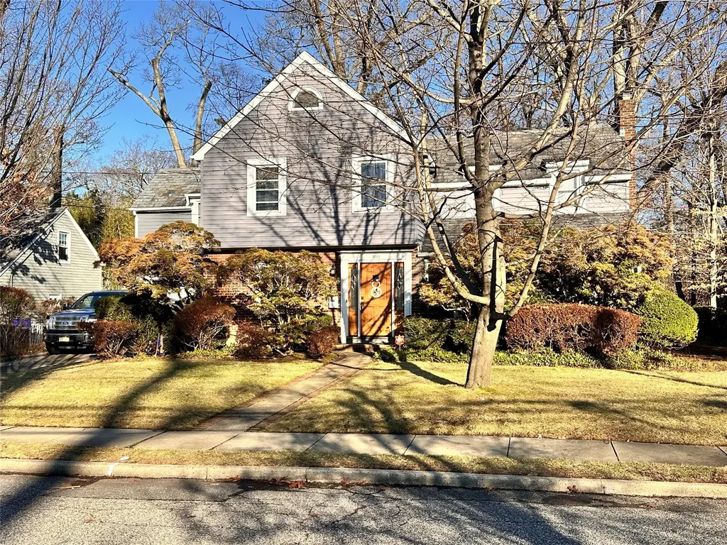 180 Moore Avenue Freeport NY 11520