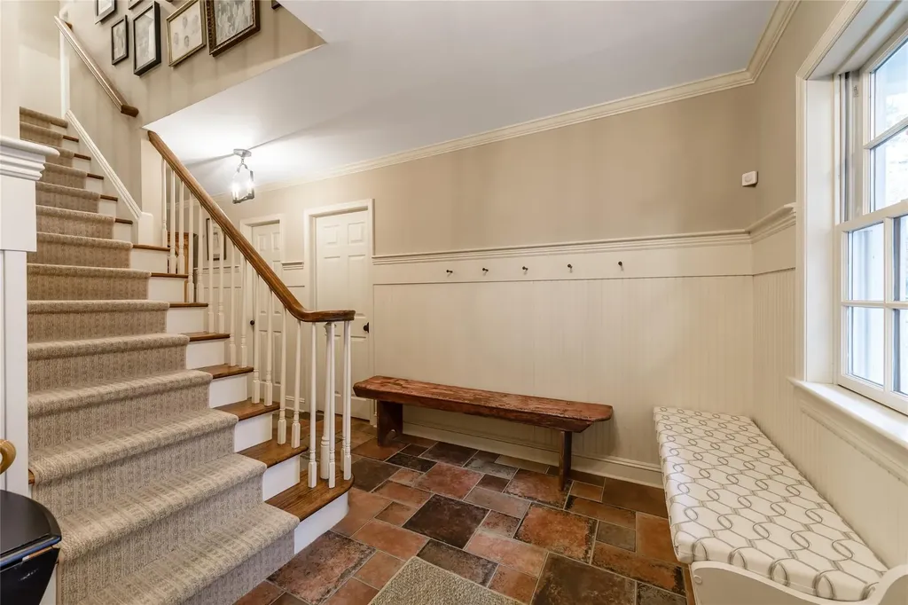 5 Towl Gate Lane Syosset NY 11791