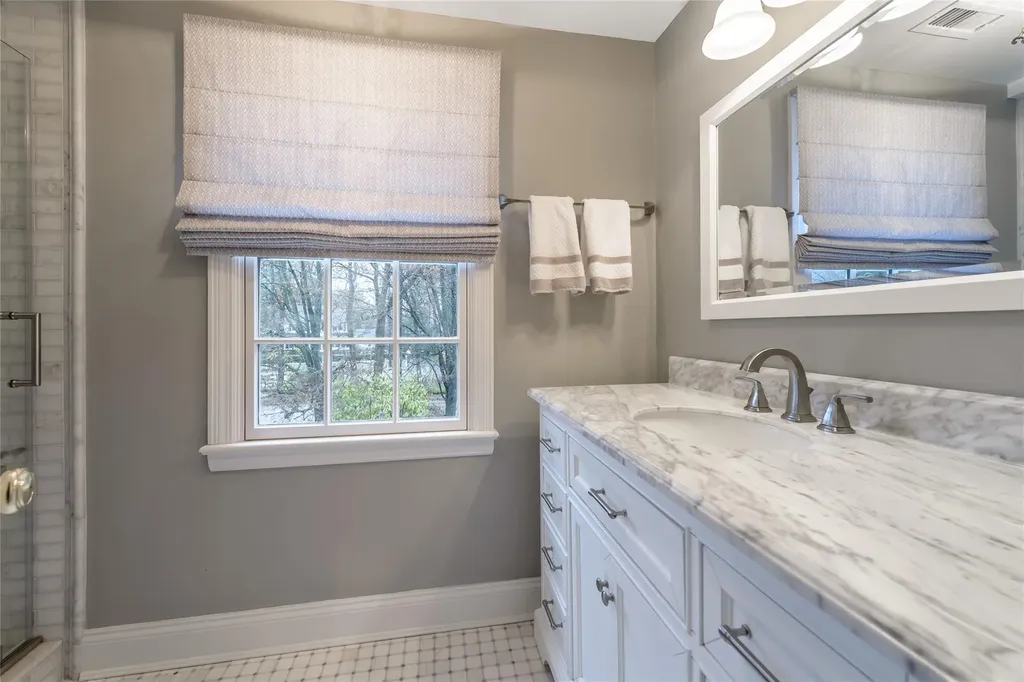 5 Towl Gate Lane Syosset NY 11791