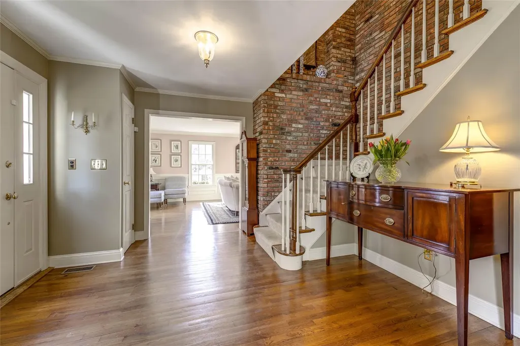 5 Towl Gate Lane Syosset NY 11791