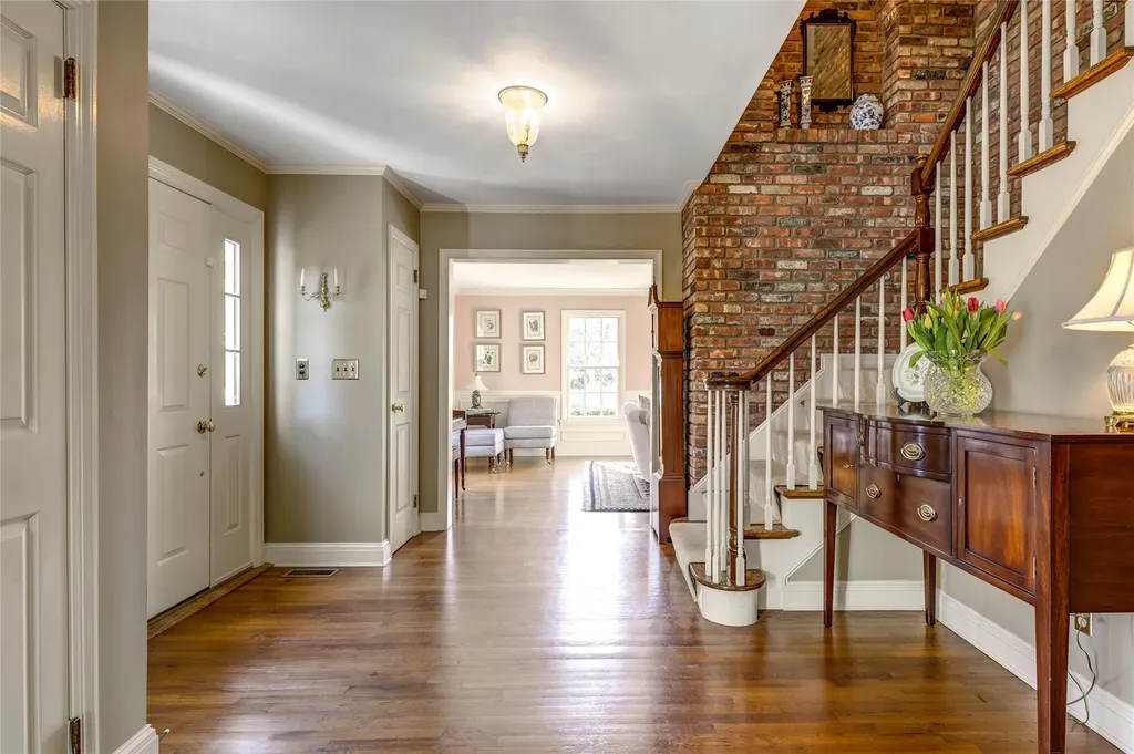 5 Towl Gate Lane Syosset NY 11791
