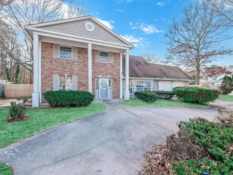 12 Rowe Street Coram NY 11727