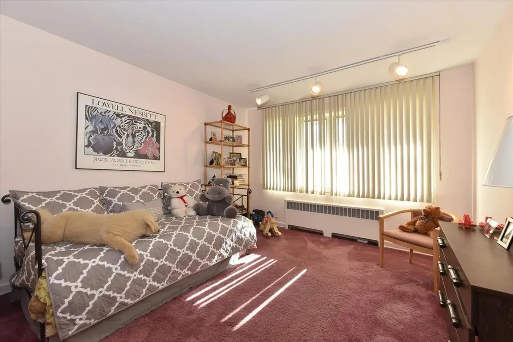17 Hampton Road Great Neck NY 11020