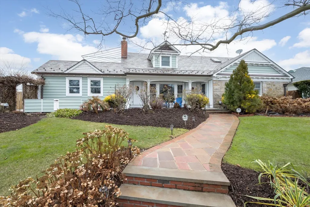 435 W Beech Street Long Beach NY 11561