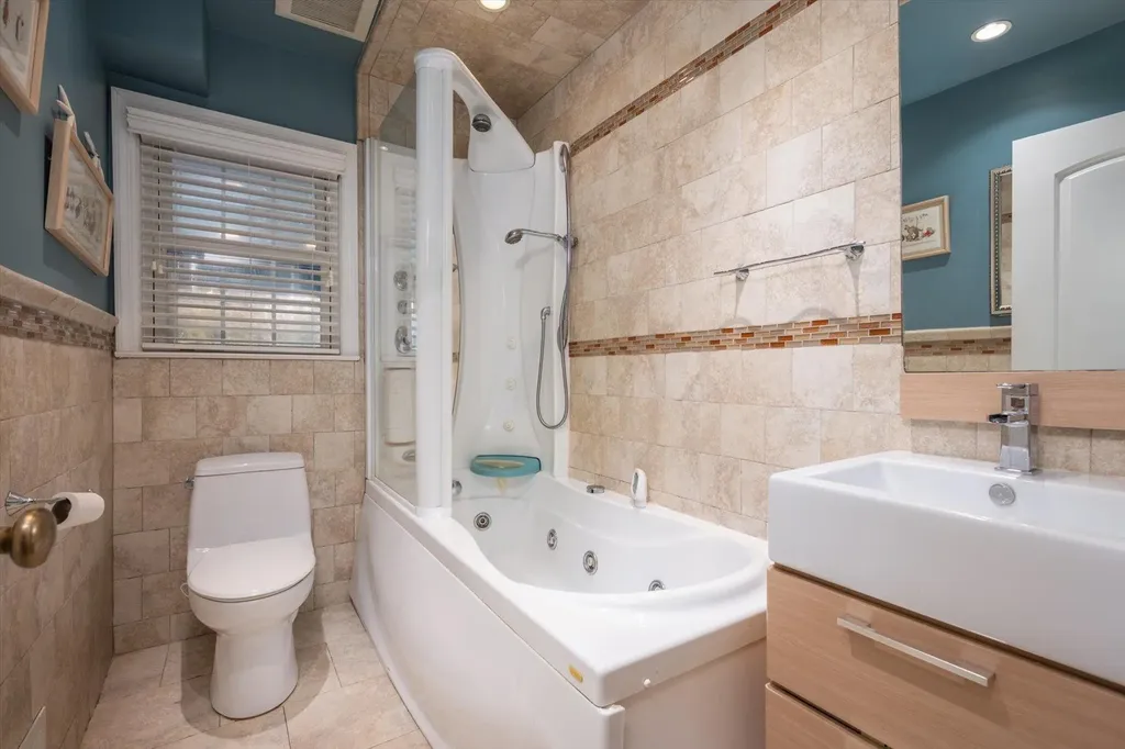 435 W Beech Street Long Beach NY 11561