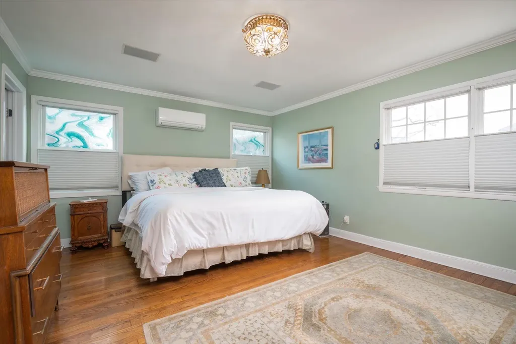 435 W Beech Street Long Beach NY 11561