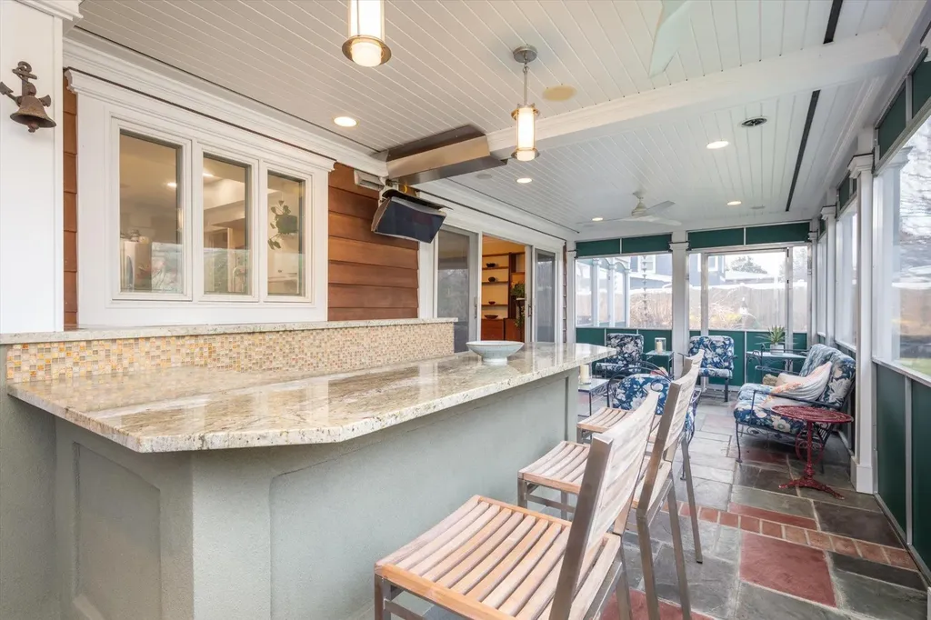 435 W Beech Street Long Beach NY 11561