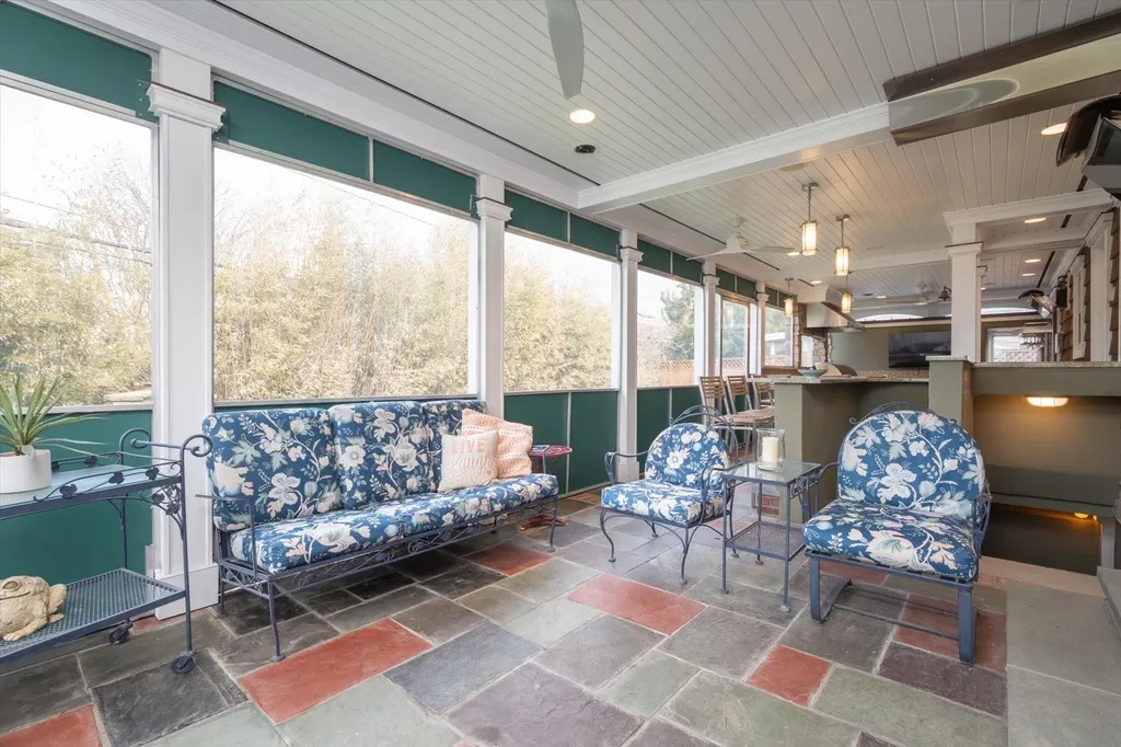 435 W Beech Street Long Beach NY 11561