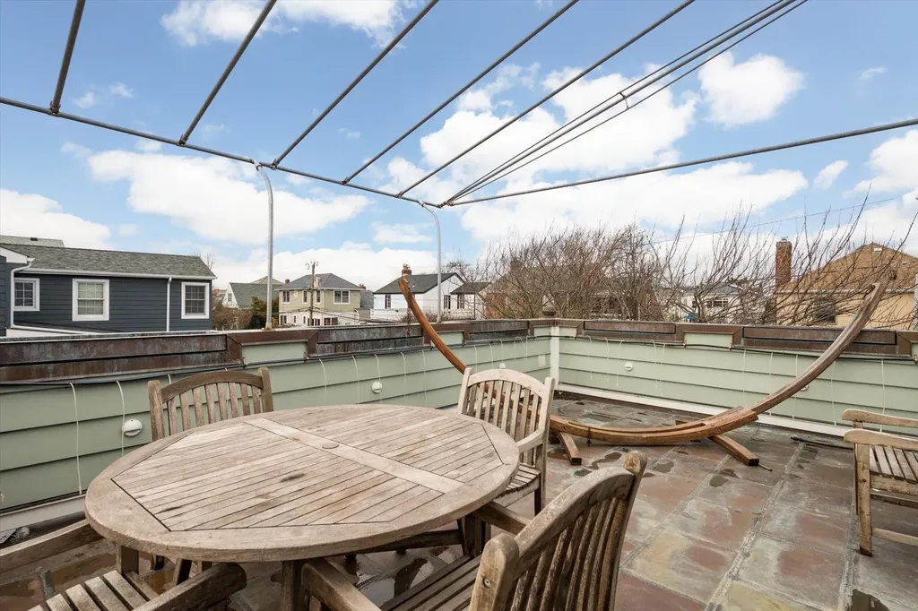 435 W Beech Street Long Beach NY 11561