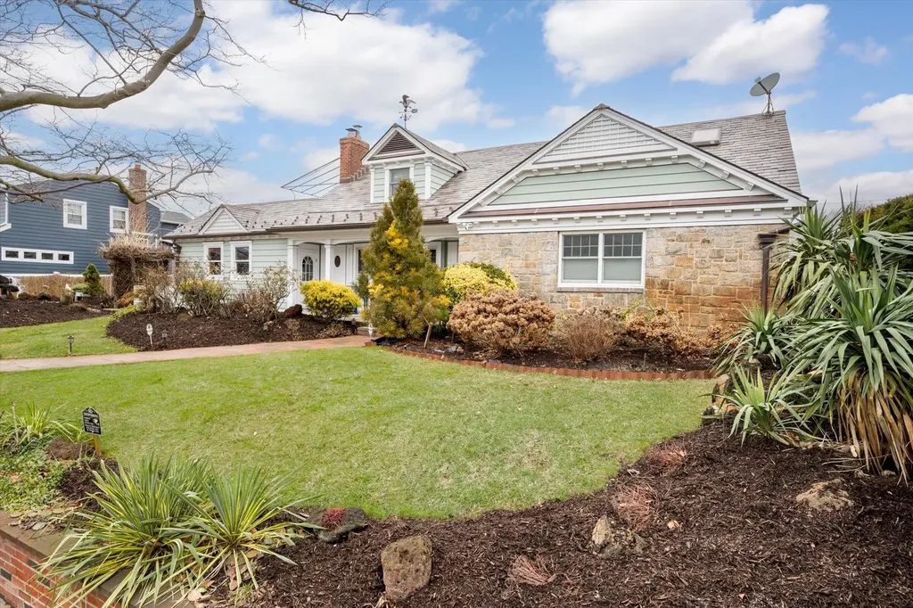 435 W Beech Street Long Beach NY 11561