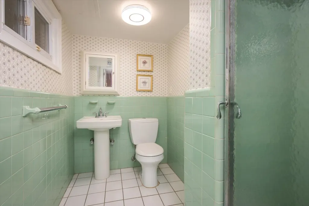 435 W Beech Street Long Beach NY 11561