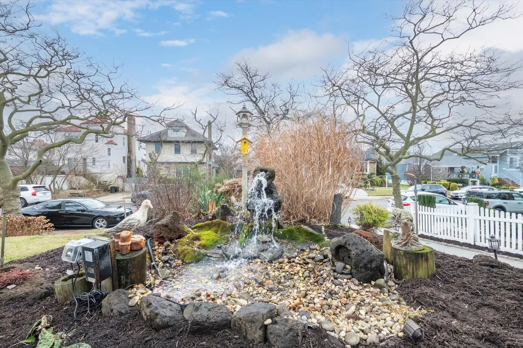 435 W Beech Street Long Beach NY 11561