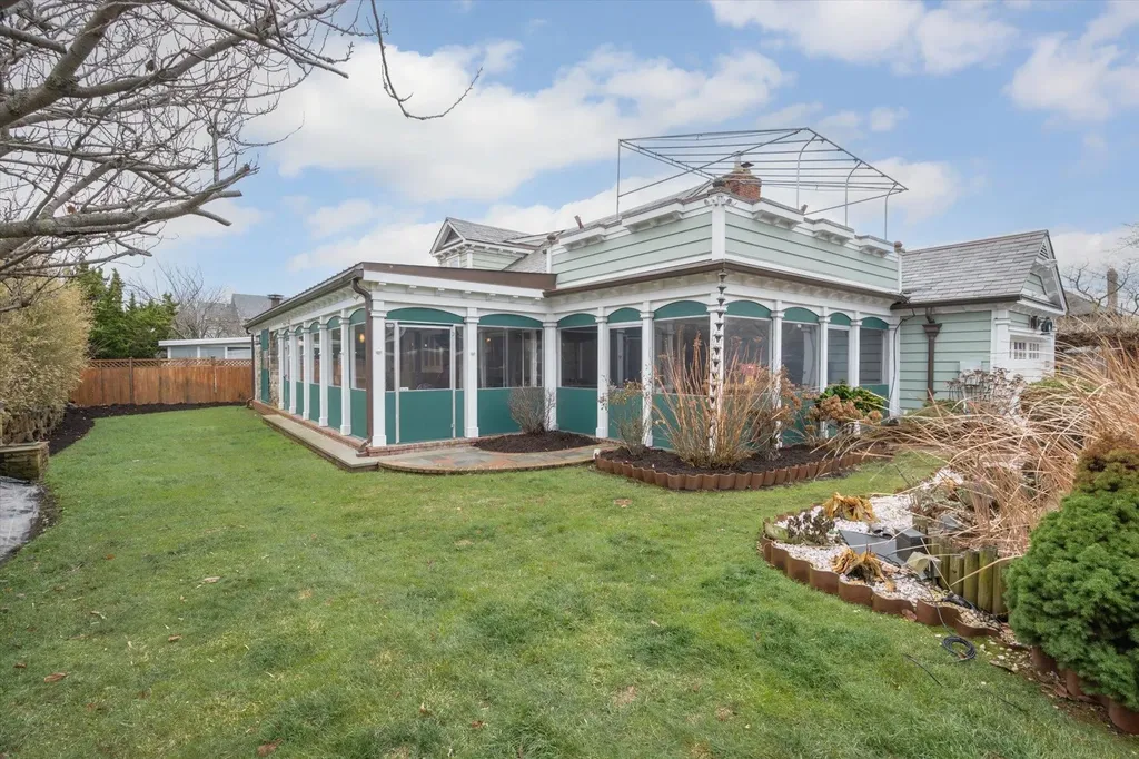 435 W Beech Street Long Beach NY 11561